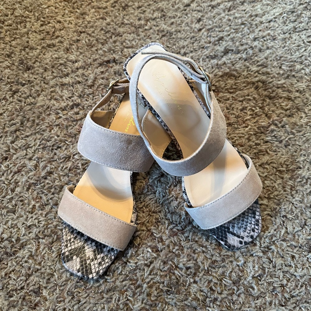 Sandal
